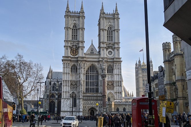 Full Day Chauffeur Hire In London For A Cushty Journey